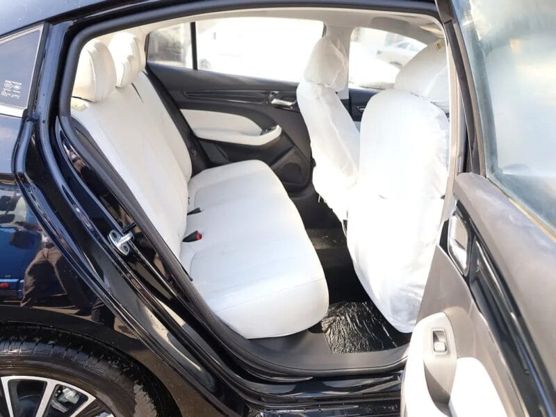 2025 MG MG5 Deluxe Blac 3-Cylinder Engine GCC