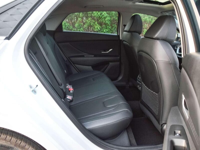 HYUNDAI ELANTRA 2025 - WHITE 4-Cylinder Engine