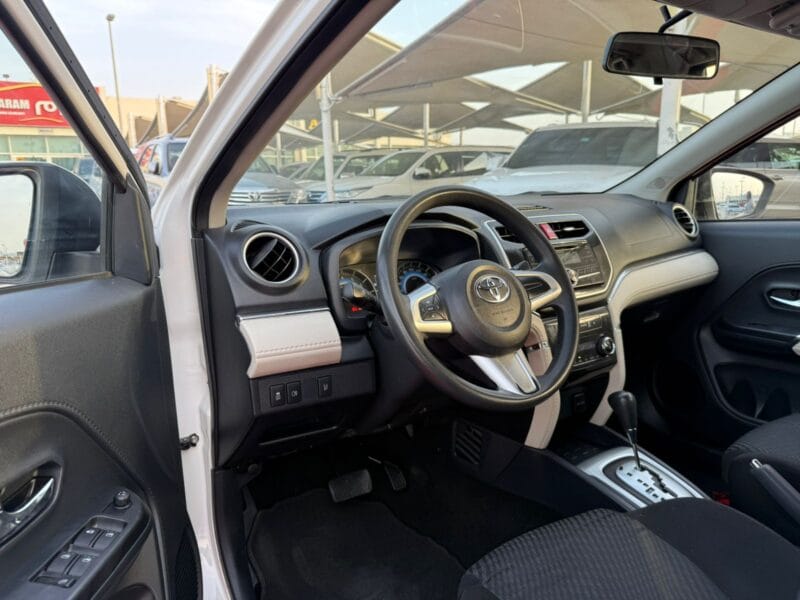 2022 Toyota Rush EX 7 Seaters 1.5L Engine GCC