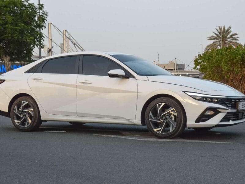 HYUNDAI ELANTRA 2025 - WHITE 4-Cylinder Engine