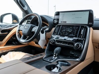 2025 Lexus LX700h Signature 3.5L AT Hybrid (with Auto park)