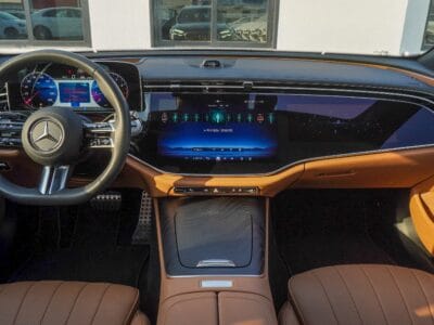 2025 Mercedes-Benz E300 4MATIC in Obsidian Black