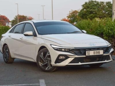 HYUNDAI ELANTRA 2025 - WHITE (2) 4-Cylinder Engine