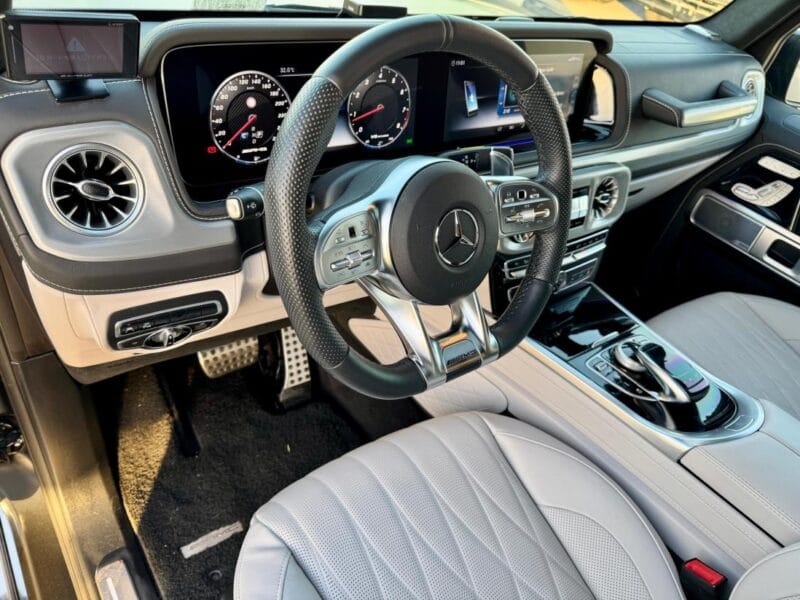 MERCEDES-BENZ G 63 AMG BLACK-WHITE 2022 A/T Petrol