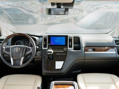 2025 Toyota Granvia 3.5L Premium AT Petrol