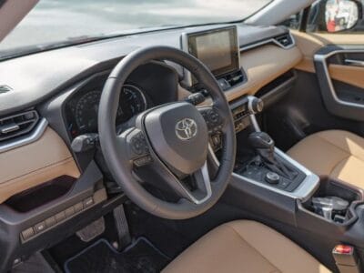2025 Toyota Rav 4 Limited 2.5L AT Hybrid (Black)