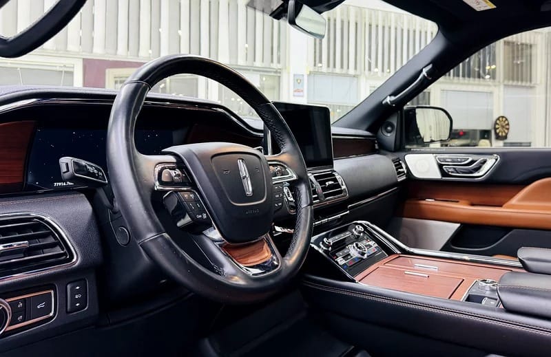 2020 Lincoln Navigator Presidential GCC PERFECT CONDITION
