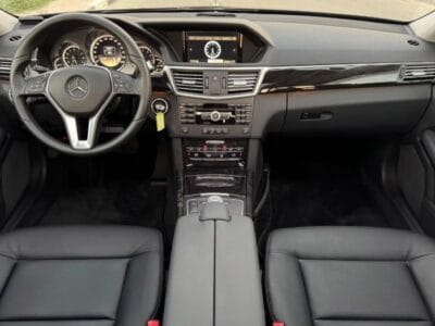 2012 MERCEDES-BENZ E350 V6 NEAT AND CLEAN CAR