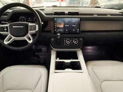 2025 Land Rover Defender P400 110 HSE Silver 3.0L V6