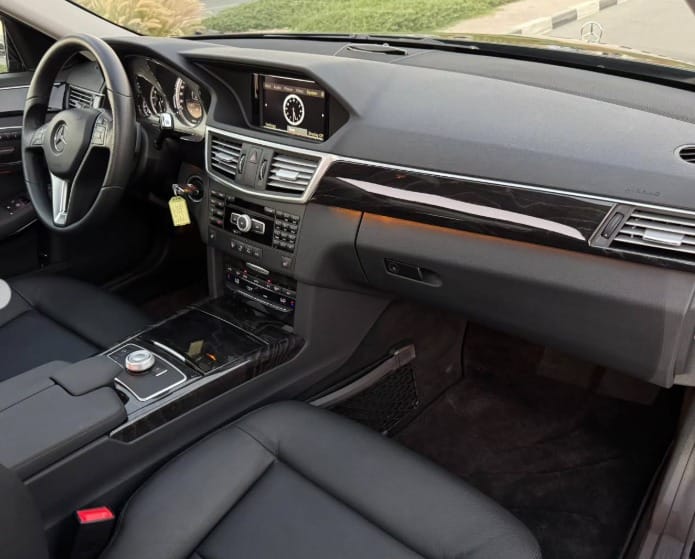 2012 MERCEDES-BENZ E350 V6 NEAT AND CLEAN CAR