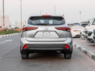 2025 Toyota Highlander GLE 2.5L AT Hybrid (Silver)