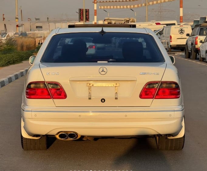 2000 MERCEDES-BENZ E55 V8 AUCTION GRADE 4/B
