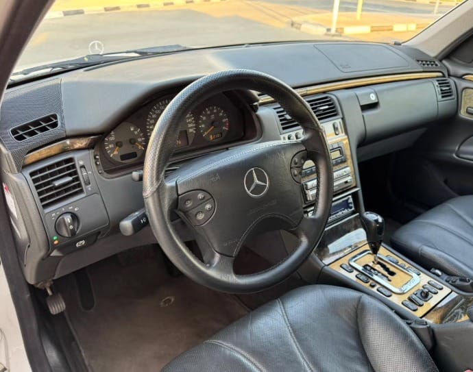2002 MERCEDES-BENZ E55 V8 AUCTION GRADE 4/B
