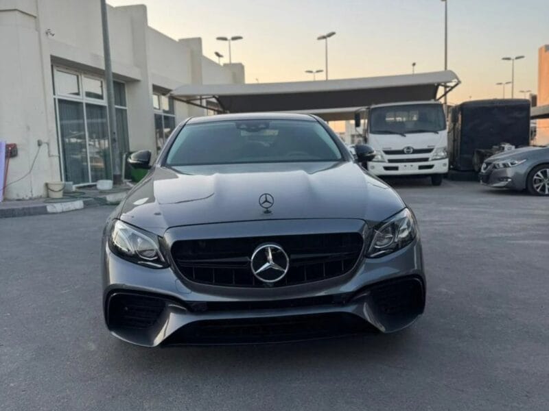 Mercedes-Benz E300 MERCEDES AMG E300 KIT 63 2019