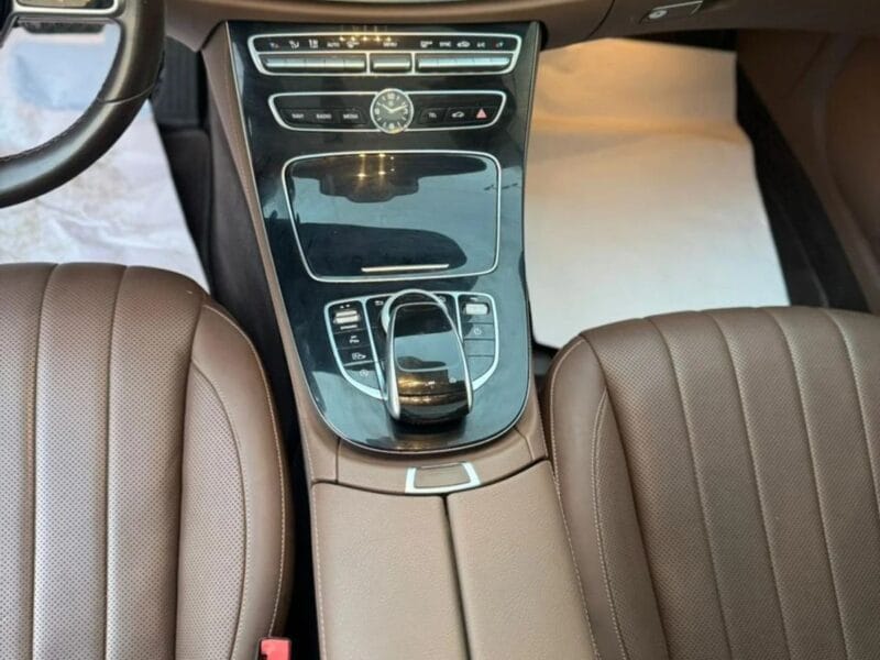 Mercedes-Benz E300 MERCEDES AMG E300 KIT 63 2019
