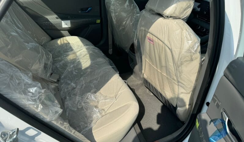 New 2025 Hyundai Elantra Automatic FWD