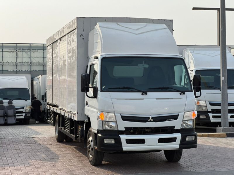 2019 Mitsubishi Canter, Watter Shutter, 18FT GCC White Manual