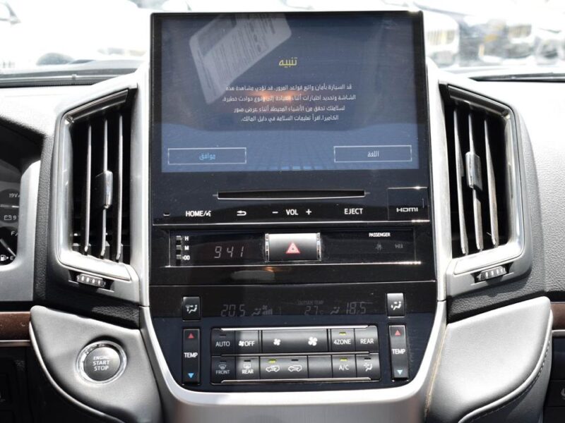 Toyota Land Cruiser VXR Grand Touring Four-Wheel Drive