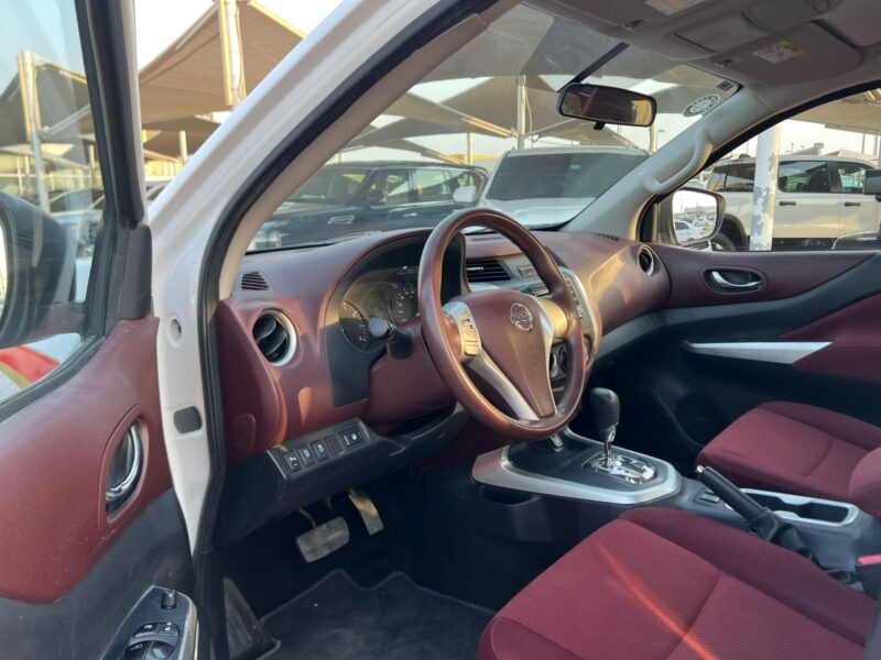 2020 Nissan Navara 4X4 Full Automatic White GCC