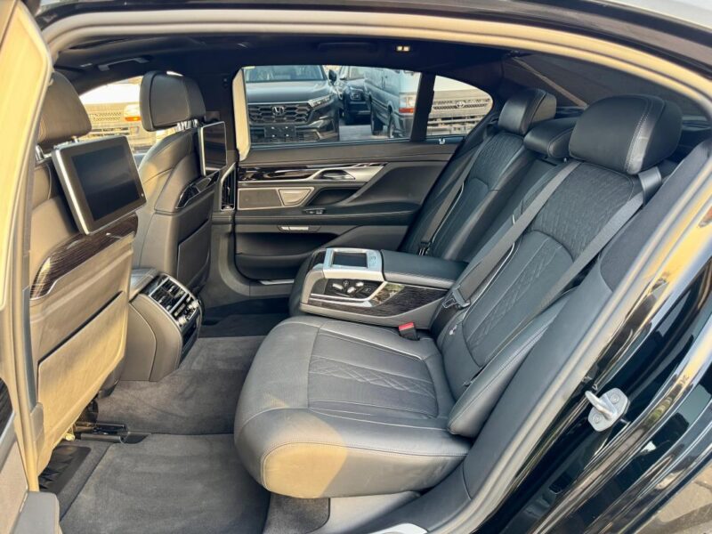 BMW 750 LI BMW BLACK 2017 A/T Petrol