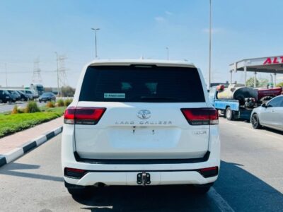 2022 TOYOTA LAND CRUISER White CHASSIS GUARANTEE