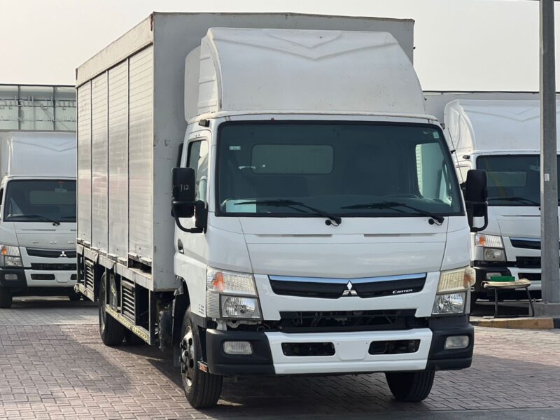 White 2019 Mitsubishi Canter, 18 FT, Water Shutter Diesel