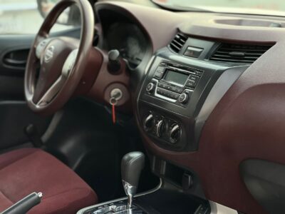 2020 White Nissan Navara 4x2 Automatic GCC Specs