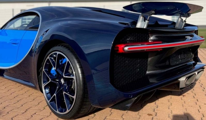 2018 Bugatti Chiron Blue Engine 8.0 L quad‑turbo W16