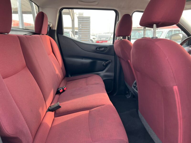 2020 White Nissan Navara 4x2 Automatic GCC Specs