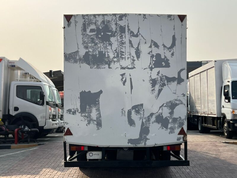 2019 Mitsubishi Canter, Watter Shutter, 18FT GCC White Manual