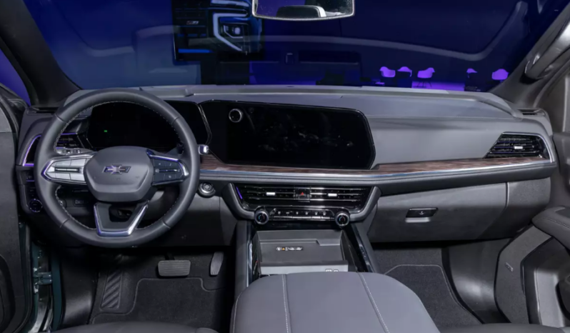 New 2025 Chevrolet Tahoe 5.3L V8 Engine Grey