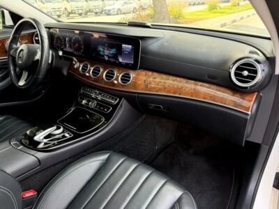 2018 Mercedes-Benz E-Class E400 4Matic White in MINT CONDITION