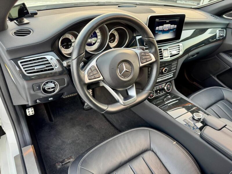 MERCEDES CLS 400 WHITE-Black 2016 A/T Petrol