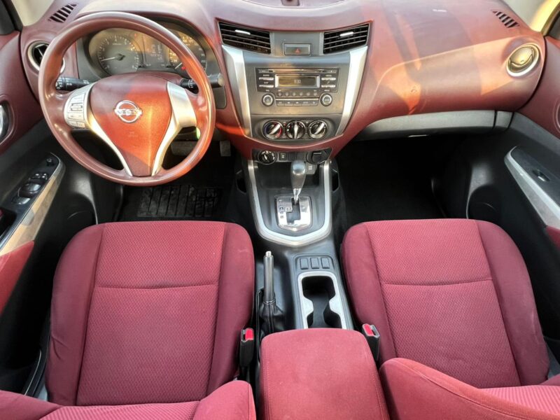 2020 White Nissan Navara 4X4 Fully Automatic GCC