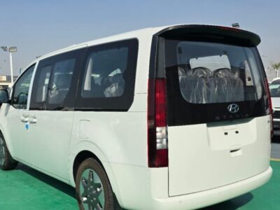 New 2024 Hyundai Staria 3.5 L V6 Smartstream Petrol White