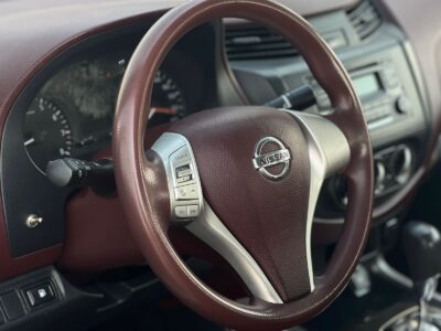 2020 Nissan Navara White 4X2 2.5L Engine GCC Specs Automatic
