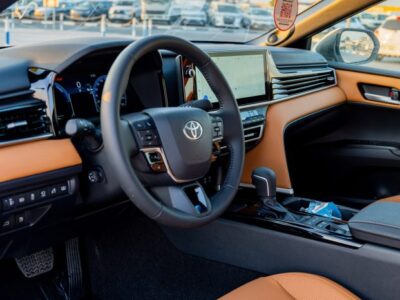 2025 Toyota Camry Lumiere 2.5L HEV Full option (White-Tan)