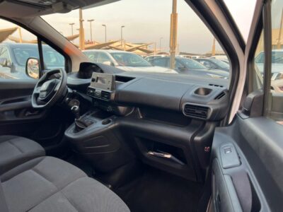 2022 Peugeot Partner Van Manual White Grey
