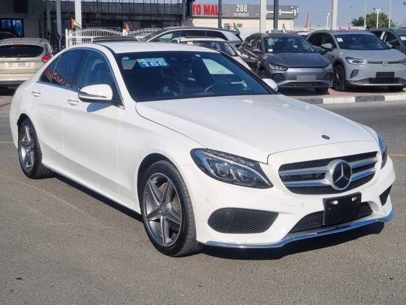 MERCEDES-BENZ C200 2.0-Liter Engine WHITE BLACK 2016