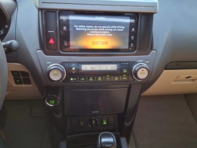 2014 Toyota Prado VXR V6 GCC Specs Black-Beige