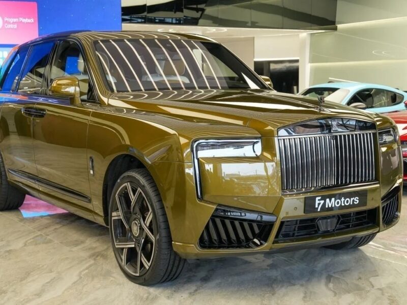 2025 Rolls Royce Cullinan Black Badge Bespoke Chartreuse 6.7L V12