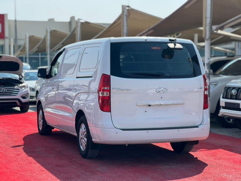 2021 Hyundai H1 Van Automatic Diesel Korean Specs 2 Keys White