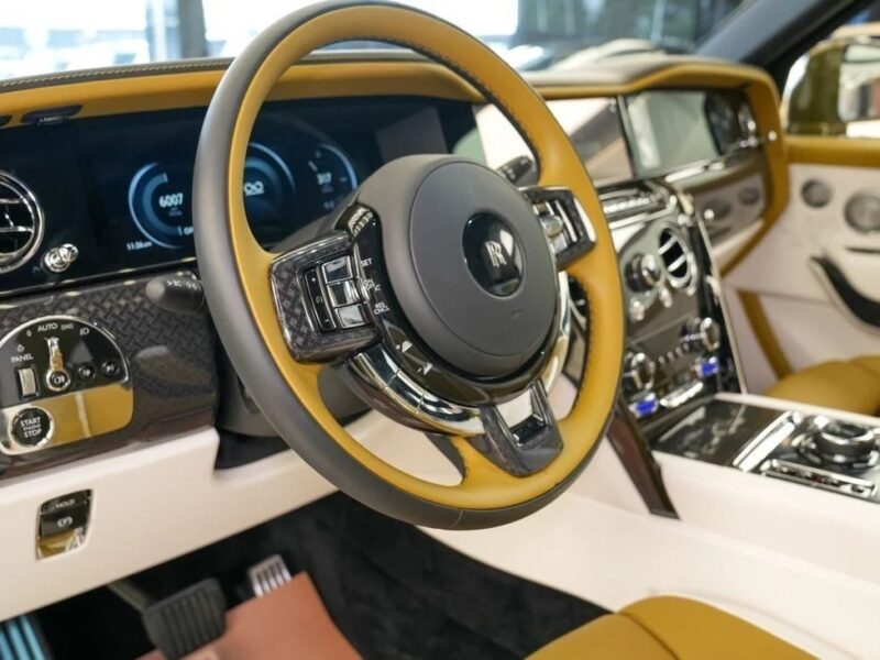 2025 Rolls Royce Cullinan Black Badge Bespoke Chartreuse 6.7L V12