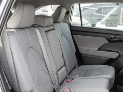2025 Toyota Highlander LE 2.5L Engine AT Hybrid (Silver-Gray)