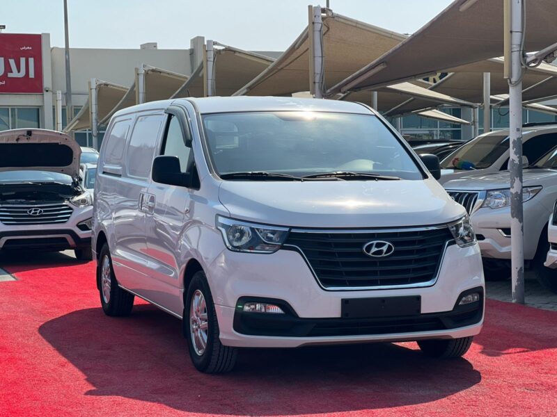 2021 Hyundai H1 Van Automatic Diesel Korean Specs 2 Keys White