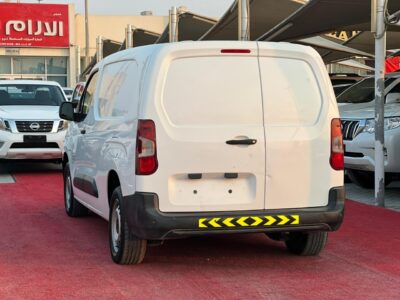 2022 Peugeot Partner Van Manual White Grey
