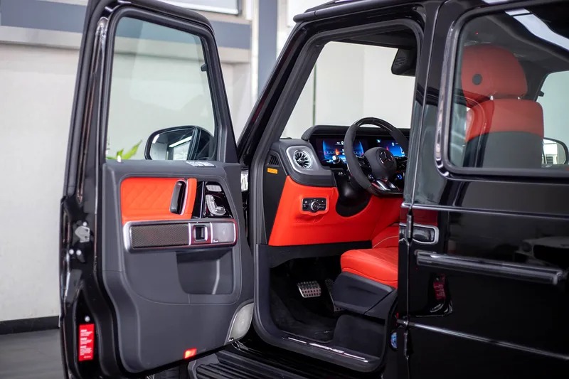 2025 Mercedes-Benz G-Class G 63 AMG Carbon Fiber V8 4.0L Black Red