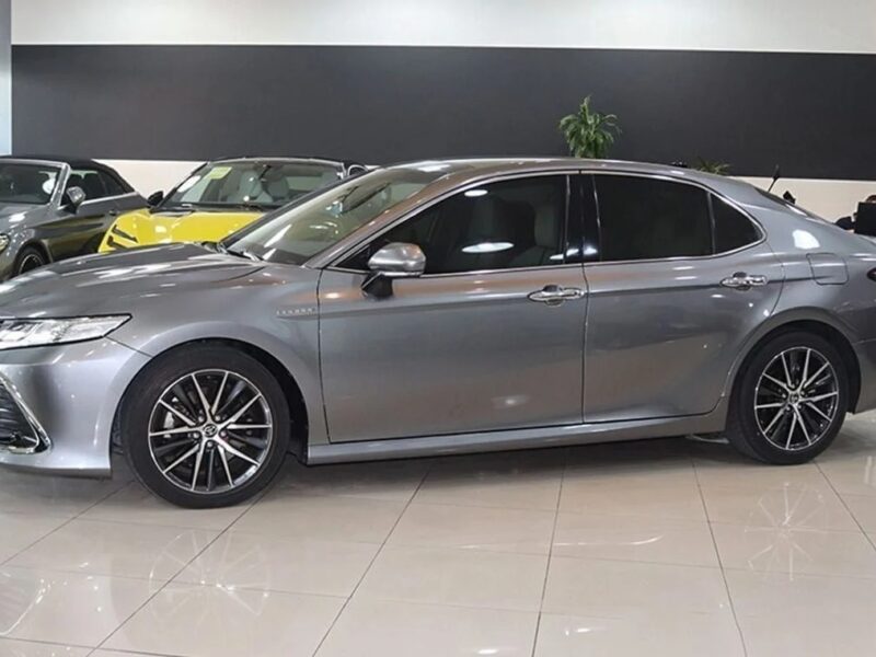 2022 Toyota Camry Grande 3.5L Engine Grey Beige GCC Specs