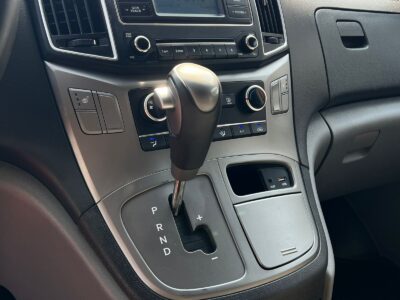 2021 Hyundai H1 Van Automatic Diesel Korean Specs 2 Keys White