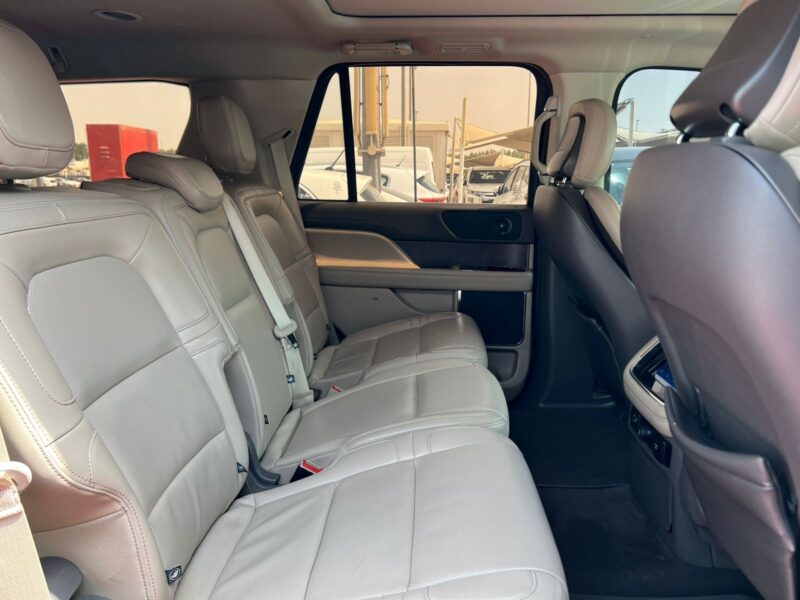 2022 Lincoln Navigator Presidential Edition GCC V6 Grey Beige